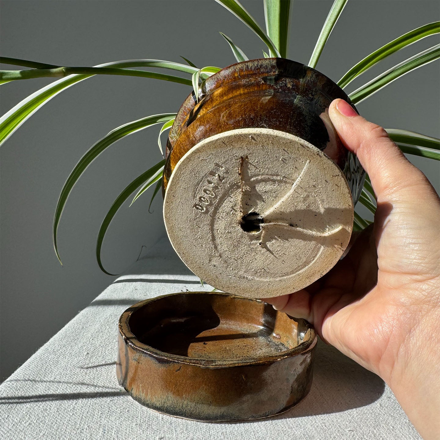 #121 Paired Planter with Base