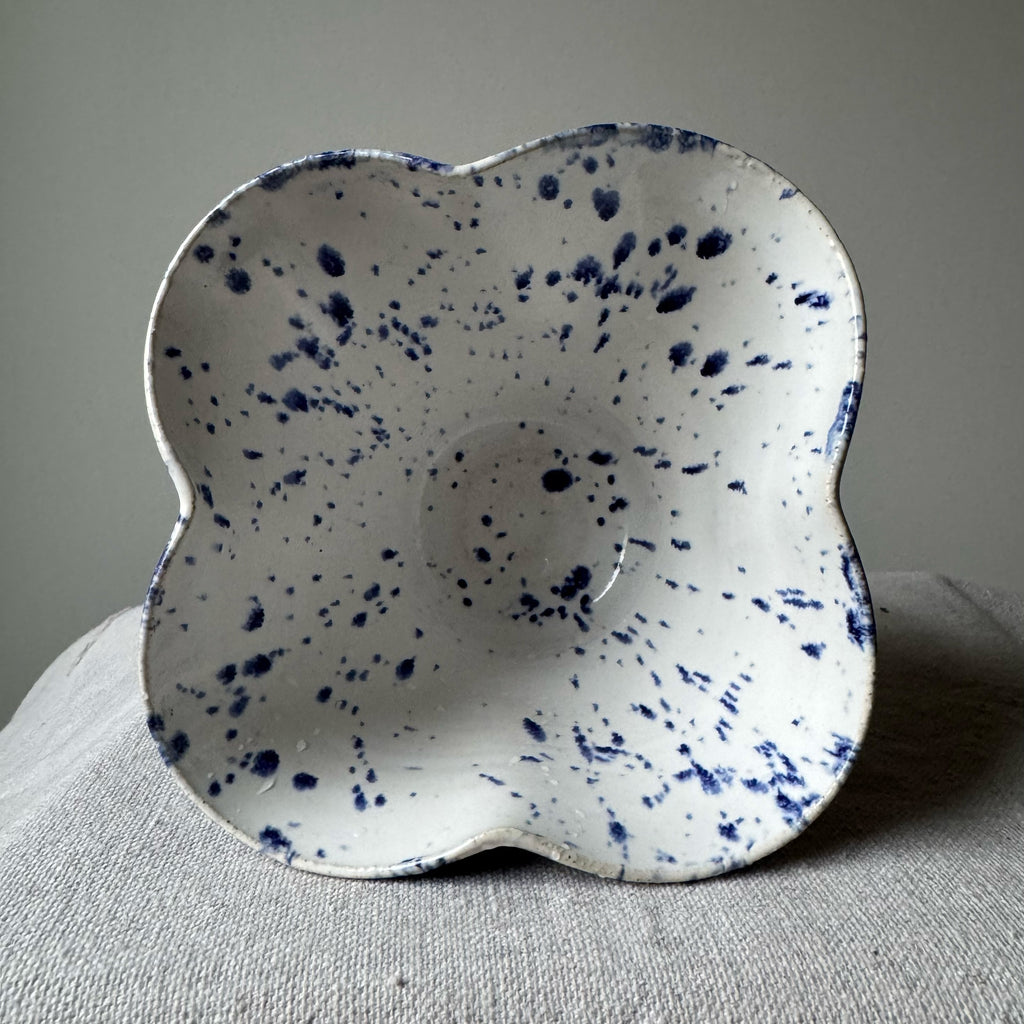 #204 Clover Vase