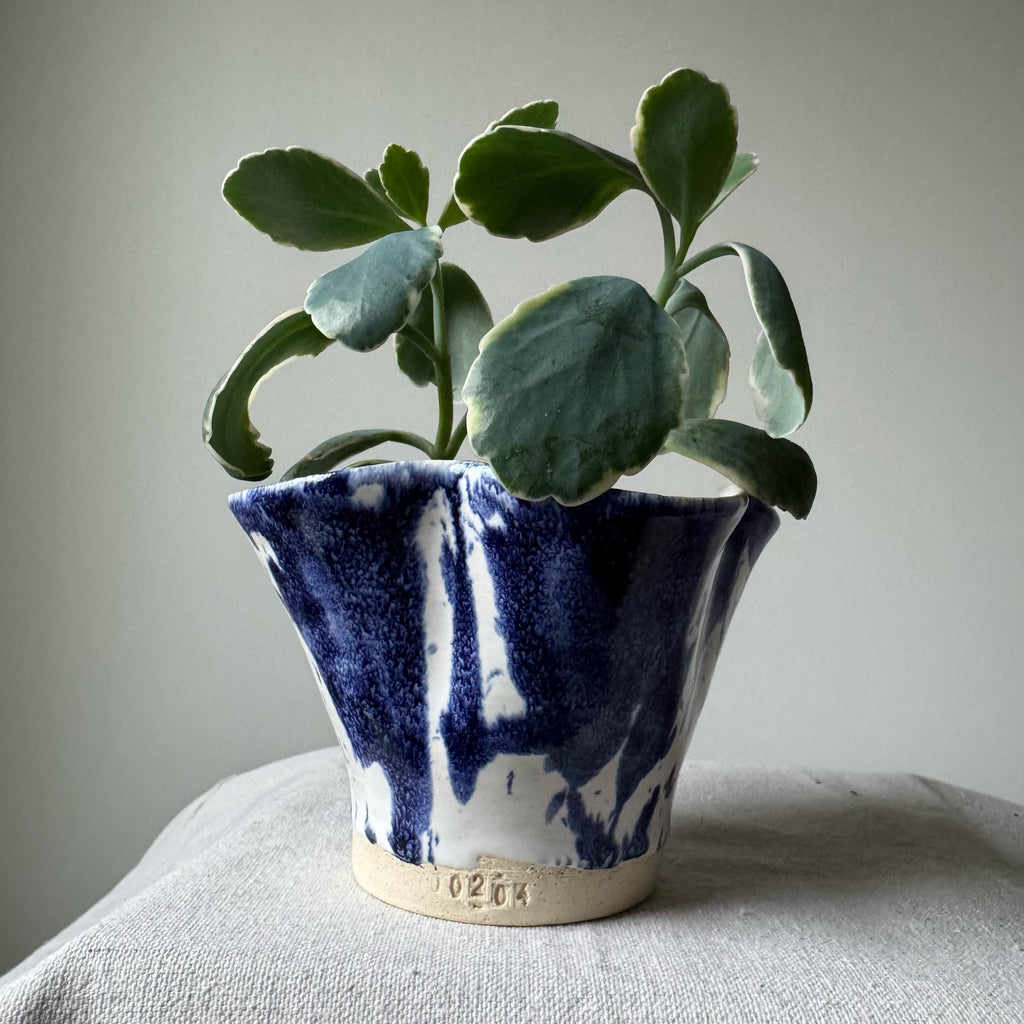 #204 Clover Vase